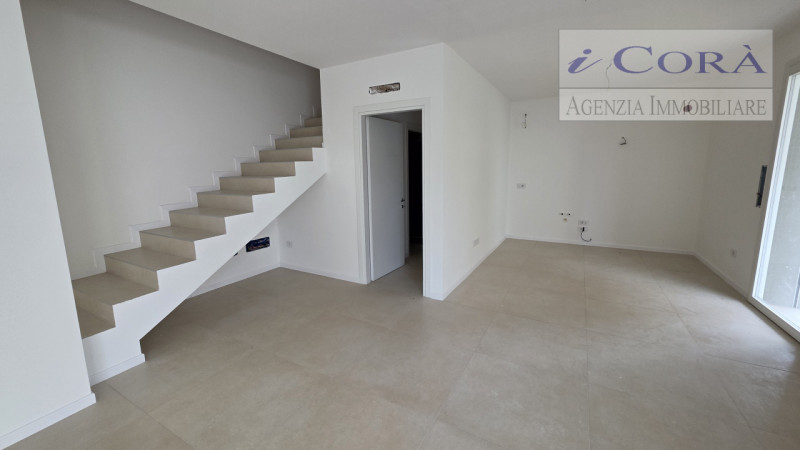 Teolo zona Bresseo/Treponti Casa Villa Trifamiliare classe A4 nuova realizzazione. Circonda dal v...