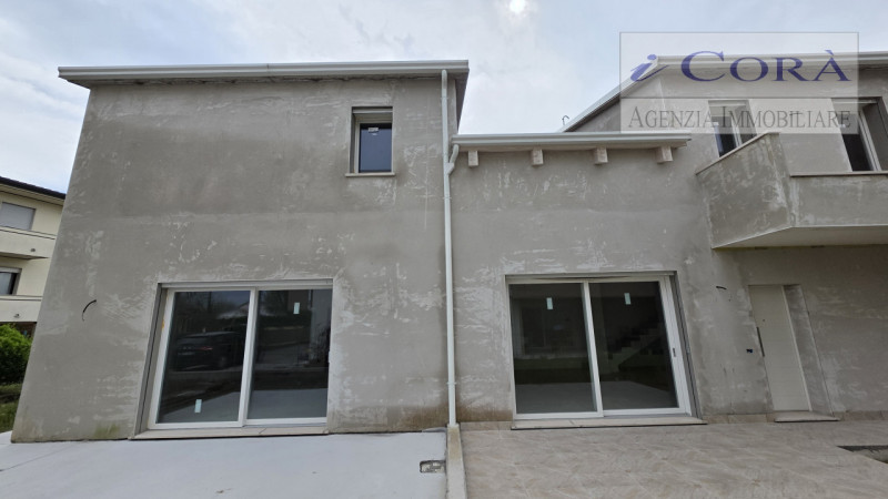 Teolo zona Bresseo/Treponti Casa Villa Trifamiliare classe A4 nuova realizzazione. Circonda dal v...