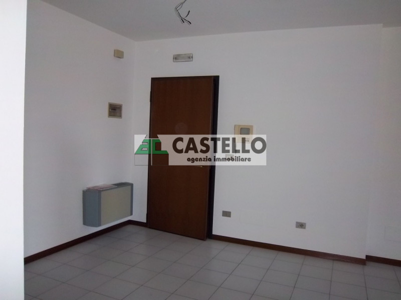 Vigodarzere centro ufficio openspace di circa 70mq, dotato di servizio finestrato, riscaldamento ...