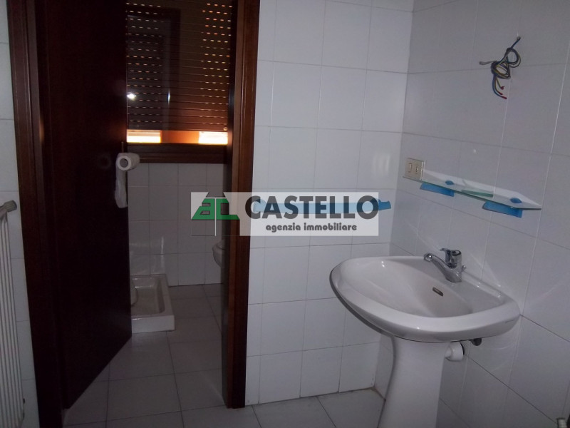 Vigodarzere centro ufficio openspace di circa 70mq netti, dotato di servizio finestrato, riscalda...