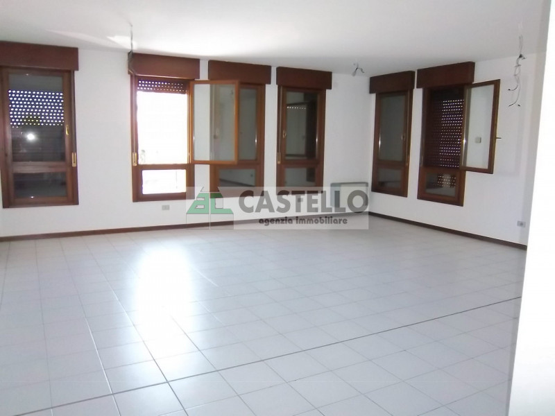 Vigodarzere centro ufficio openspace di circa 70mq netti, dotato di servizio finestrato, riscalda...