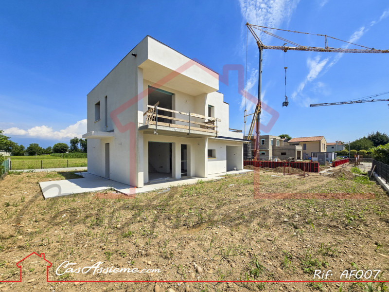 Rif. AF007
IN FASE DI COSTRUZIONE
Nel comune di Loria, fraz. Castione, proponiamo in vendita escl...