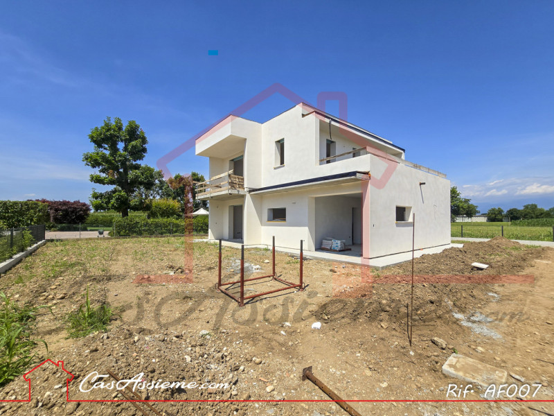 Rif. AF007
IN FASE DI COSTRUZIONE
Nel comune di Loria, fraz. Castione, proponiamo in vendita escl...