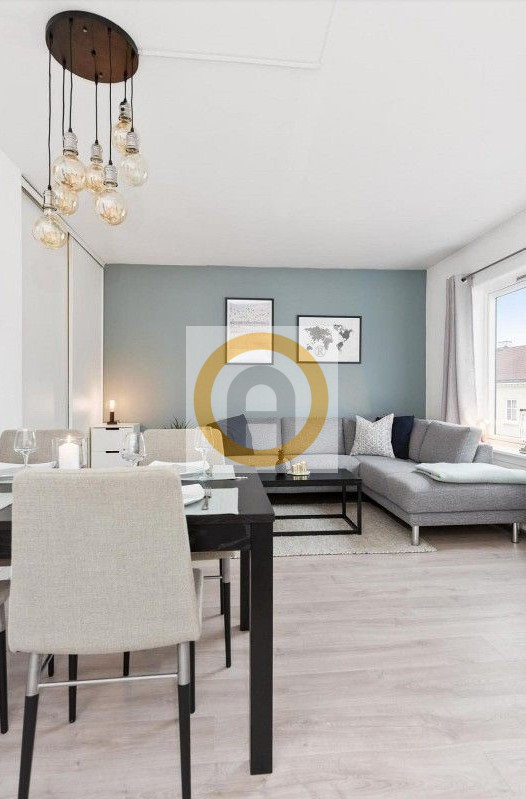 Elegante bifamiliare in vendita a Pove del Grappa, situata in una zona residenziale tranquilla e ...