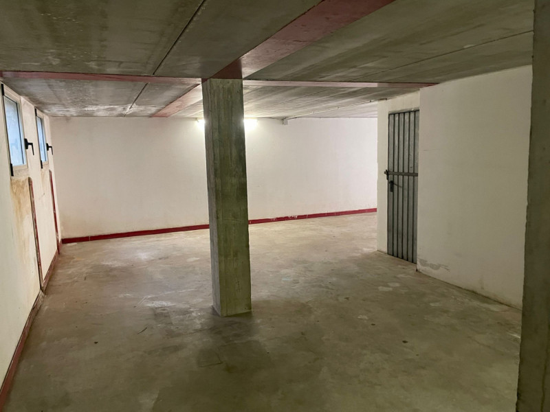 Abano Terme, in zona poco distante dal centro cittadino e all'ingresso delle tangenziali;
proponi...