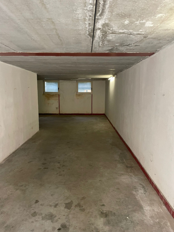 Abano Terme, in zona poco distante dal centro cittadino e all'ingresso delle tangenziali;
proponi...