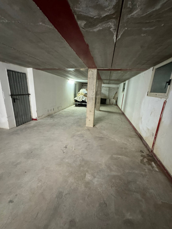 Abano Terme, in zona poco distante dal centro cittadino e all'ingresso delle tangenziali;
proponi...