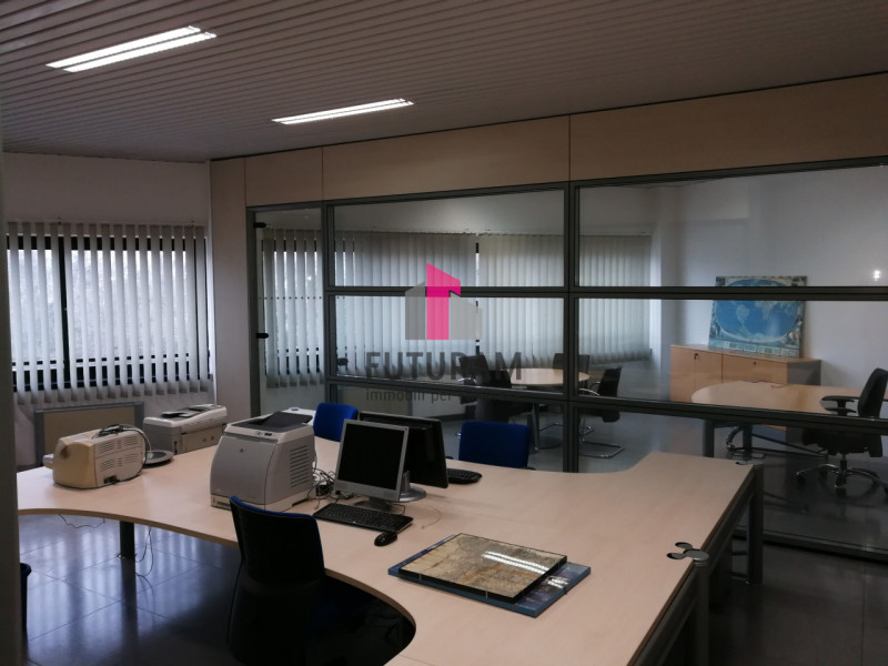 Vicenza ovest  rif.274MAT.FUTURAM tel. 0444310220 - 3929183796

Vendesi UFFICIO 116 mq +13 mq pos...