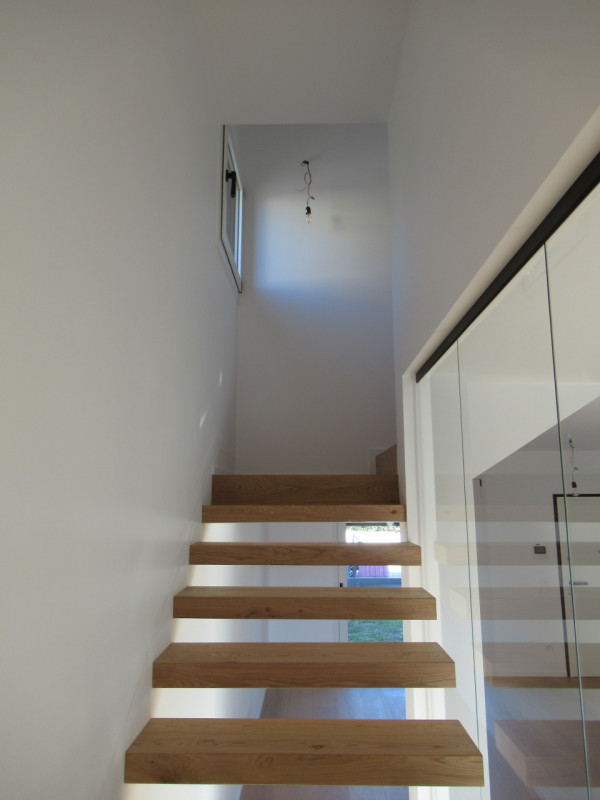 Ad Arcade (TV), in posizione centrale, proponiamo in vendita abbinata, di nuova costruzione, dall...