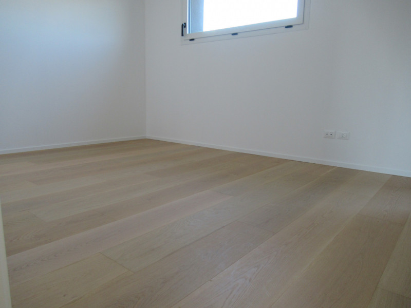 Ad Arcade (TV), in posizione centrale, proponiamo in vendita abbinata, di nuova costruzione, dall...