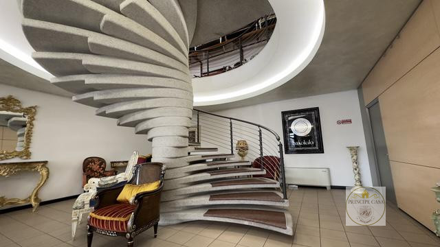 Rif. C300 Situato a 10 Km dal casello di Santa Margherita D'Adige.
L’immobile è ben interconnesso...