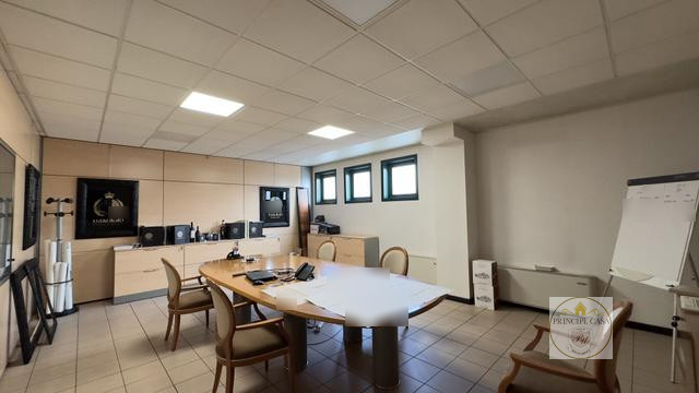 Rif. C300 Situato a 10 Km dal casello di Santa Margherita D'Adige.
L’immobile è ben interconnesso...