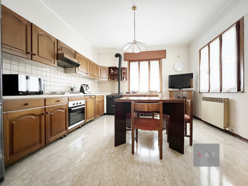 Situata nella frazione di San Giorgio in Brenta, casa singola composta di: ingresso, soggiorno, c...