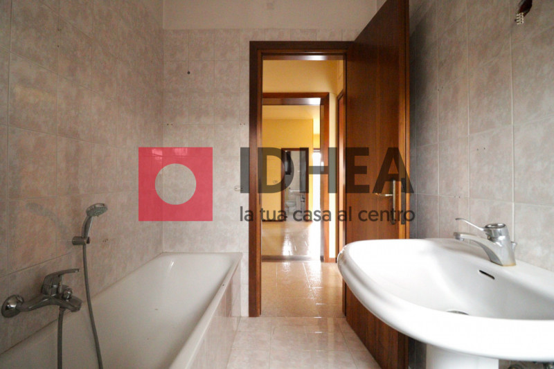 TREVISO - SANTA BONA NUOVA

""" RIFERIMENTO NST1 """


L'agenzia immobiliare Idhea propone in ven...