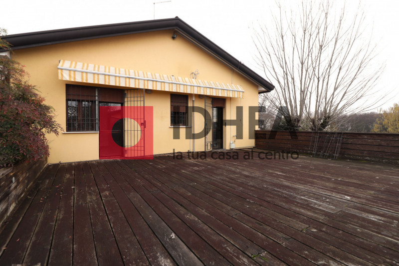 TREVISO - SANTA BONA NUOVA

""" RIFERIMENTO NST1 """


L'agenzia immobiliare Idhea propone in ven...