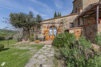Bellissimo agriturismo con 58 ha di terreno biologico, collina pomarance, pisa
