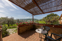 Bellissimo agriturismo con 58 ha di terreno biologico, collina pomarance, pisa