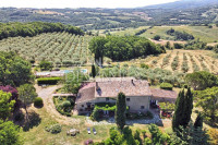 Bellissimo agriturismo con 58 ha di terreno biologico, collina pomarance, pisa