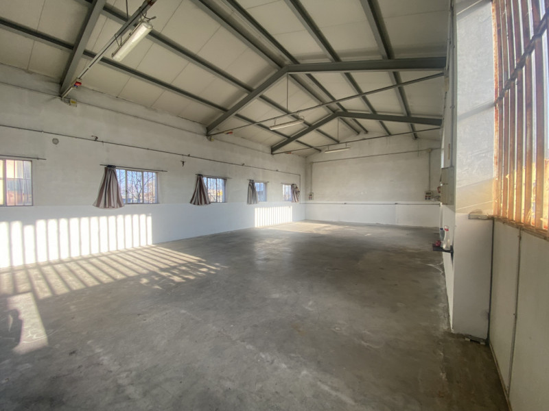 A Veggiano, a pochi metri dalla Statale 11 Padova–Vicenza e a soli 3 km dal casello autostradale ...