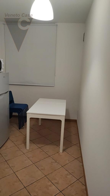 Disponibile da subito 1 posto letto in doppia ESCLUSIVAMENTE PER STUDENTI UNIVERSITARI MASCHI.
Ne...