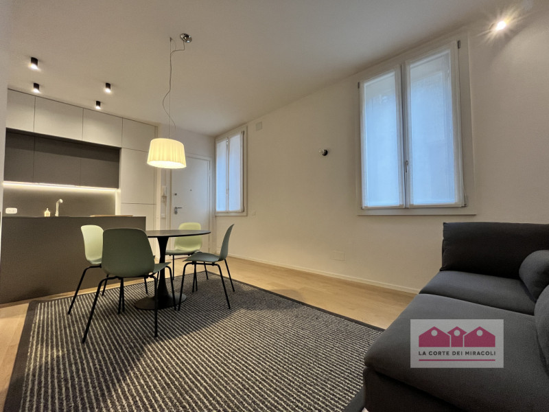 CENTRO STORICO: MINIAPPARTAMENTO RISTRUTTURATO COMPOSTO DA SOGGIORNO CON ANGOLO COTTURA, BAGNO, C...