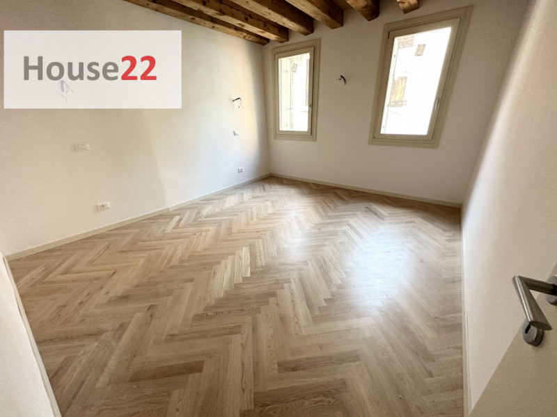 CENTRO STORICO VICENZA. In pieno centro storico ma allo stesso tempo lontano dai rumori, su picco...