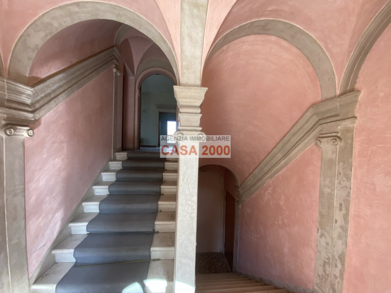 Benvenuti nella magnifica Villa Veneta del 1600, un gioiello storico nel cuore del centro di Camp...
