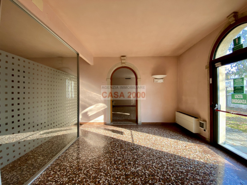Benvenuti nella magnifica Villa Veneta del 1600, un gioiello storico nel cuore del centro di Camp...