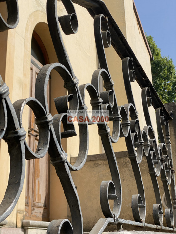 Benvenuti nella magnifica Villa Veneta del 1600, un gioiello storico nel cuore del centro di Camp...