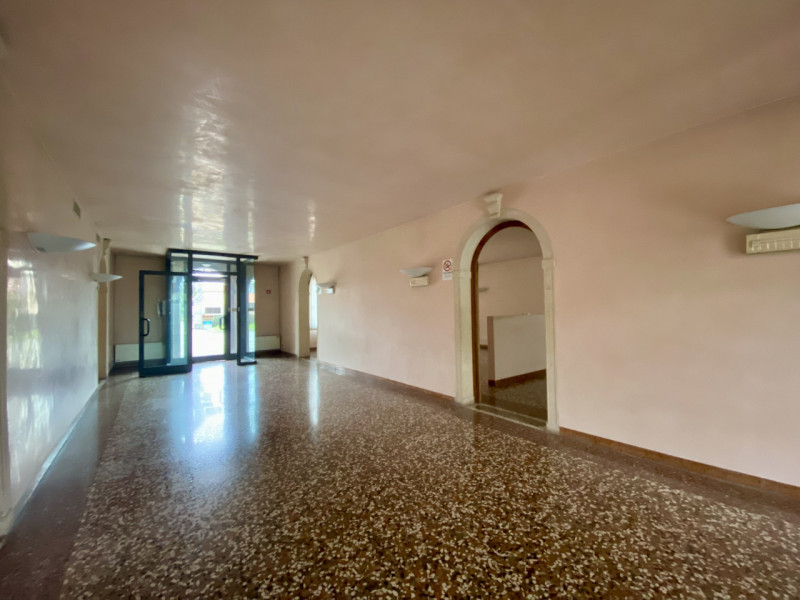 Benvenuti nella magnifica Villa Veneta del 1600, un gioiello storico nel cuore del centro di Camp...