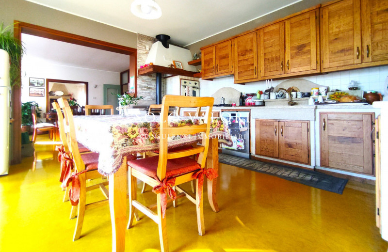 Rif. C246 (per info 338 9387816 Matteo)

Proponiamo in esclusiva villa singola di ampie dimension...