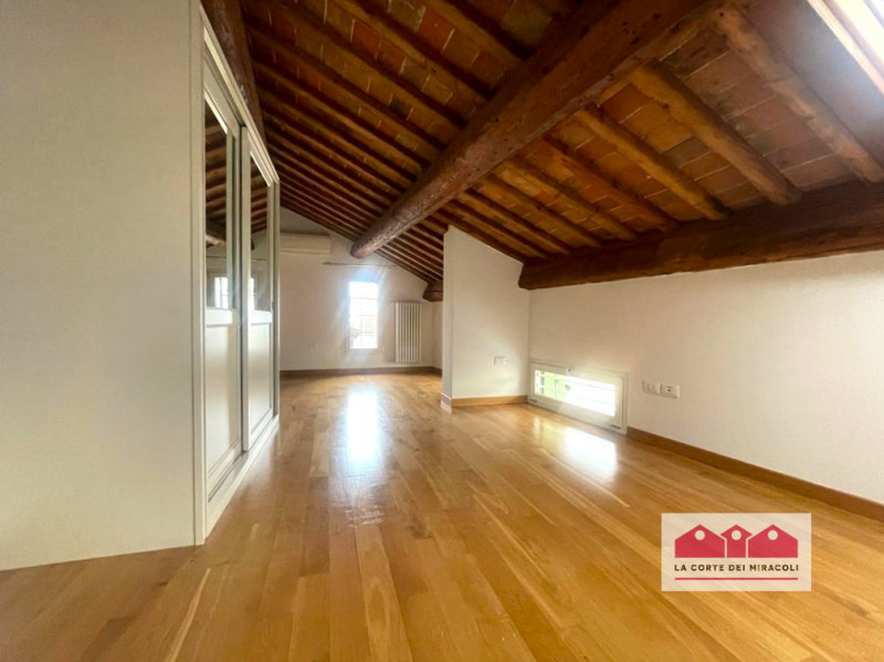 CENTRO DI VICENZA - SANTA CHIARA: IN ACCOGLIENTE ED ELEGANTE EDIFICIO RISTRUTTURATO, SPLENDIDO BI...