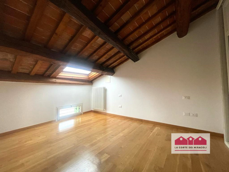 CENTRO DI VICENZA - SANTA CHIARA: IN ACCOGLIENTE ED ELEGANTE EDIFICIO RISTRUTTURATO, SPLENDIDO BI...