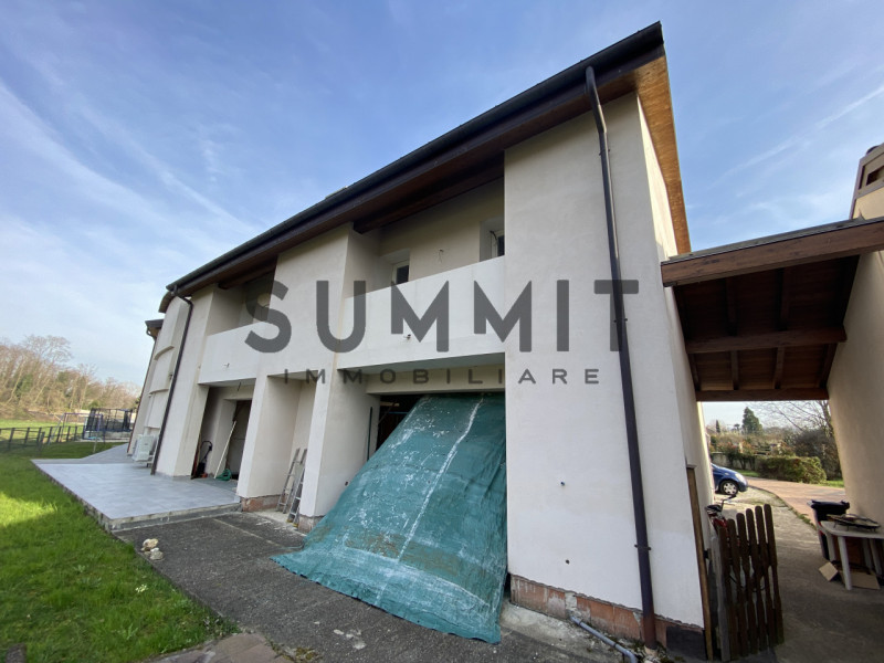 SCHIO: Immobile al grezzo sito al piano terra di circa 120 mq. La soluzione ideale per un openspa...