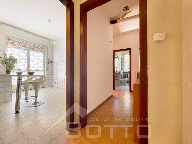 Semi-detached house for sale in Soriso, with garden