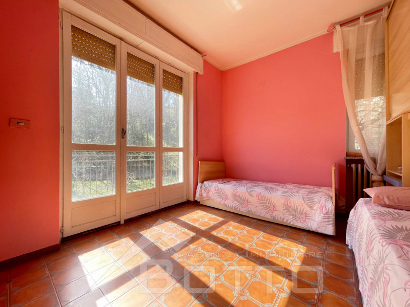 Semi-detached house for sale in Soriso, with garden