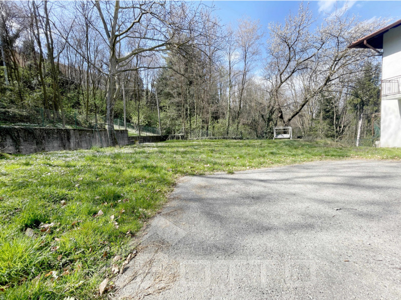 Semi-detached house for sale in Soriso, with garden