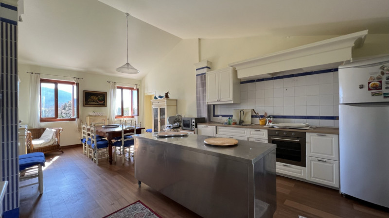 Rif R072 - ABANO TERME - Loc.  MONTEROSSO: Elegante proprietà nel comune di Abano Terme completam...