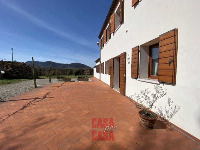 Rif R072 - ABANO TERME - Loc.  MONTEROSSO: Elegante proprietà nel comune di Abano Terme completam...