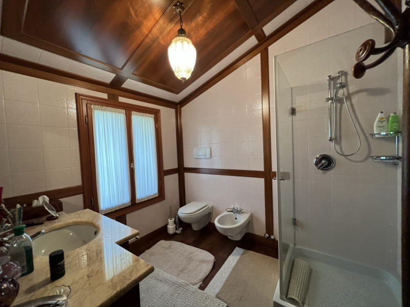 Rif R072 - ABANO TERME - Loc.  MONTEROSSO: Elegante proprietà nel comune di Abano Terme completam...