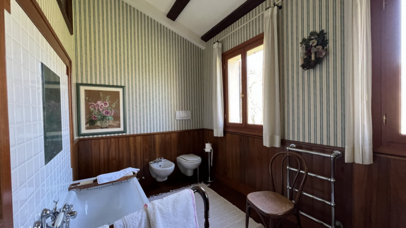 Rif R072 - ABANO TERME - Loc.  MONTEROSSO: Elegante proprietà nel comune di Abano Terme completam...