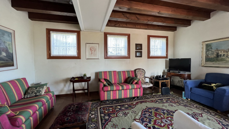 Rif R072 - ABANO TERME - Loc.  MONTEROSSO: Elegante proprietà nel comune di Abano Terme completam...