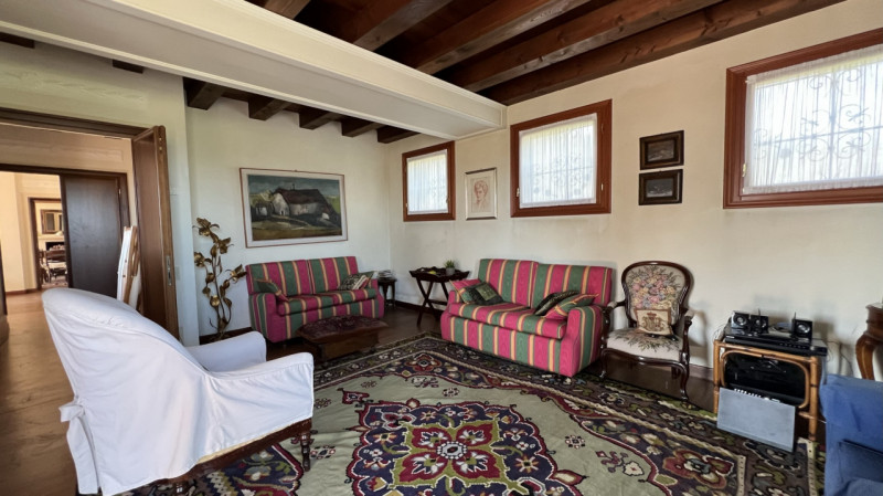 Rif R072 - ABANO TERME - Loc.  MONTEROSSO: Elegante proprietà nel comune di Abano Terme completam...