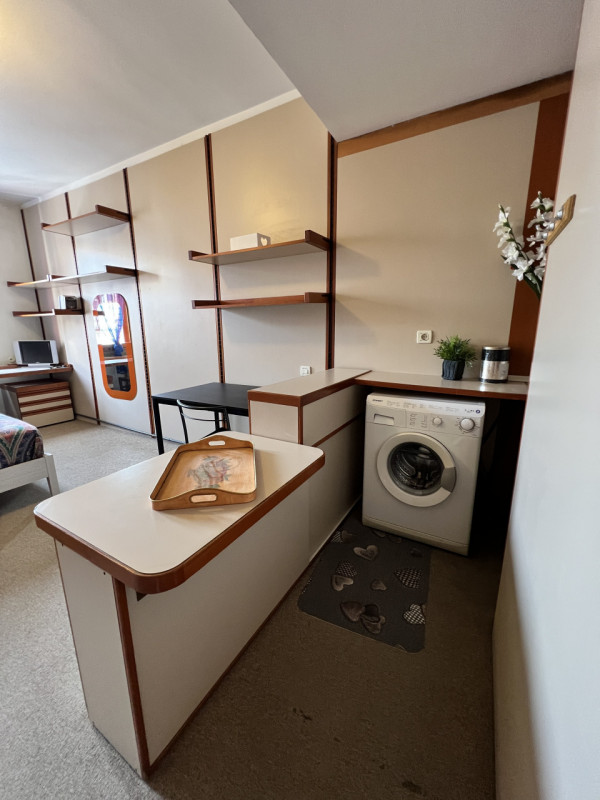 PADOVA - zona ISTITUTI UNIVERSITARI/PORTELLO:
DA AGOSTO
Sara immobiliare propone in locazione mon...