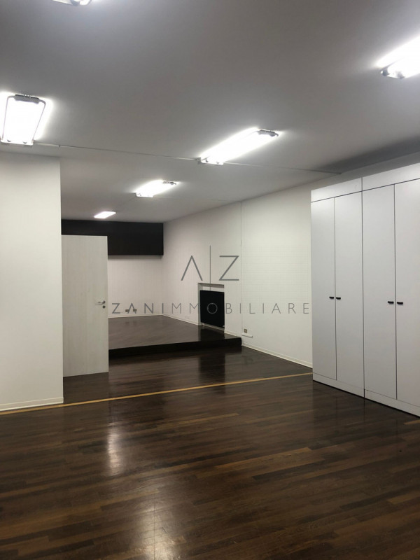 Per ulteriori informazioni:
Consulente immobiliare Sara 348/8560225 

Montebelluna, a due passi d...