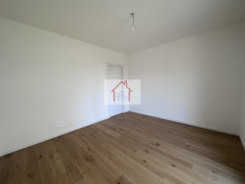 L'agenzia Immobiliare Luxor è entusiasta di presentare in vendita ultima unità abitativa di nuova...