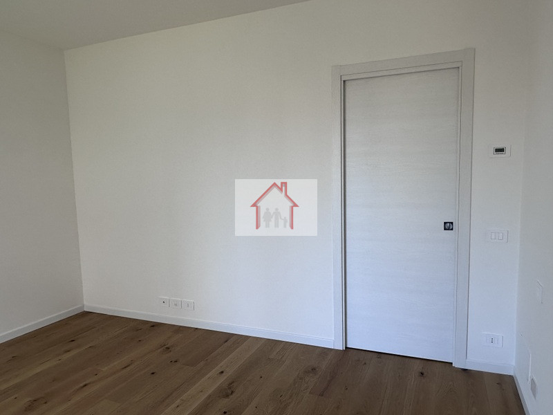 L'agenzia Immobiliare Luxor è entusiasta di presentare in vendita ultima unità abitativa di nuova...