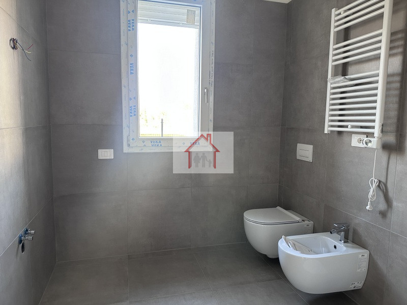 L'agenzia Immobiliare Luxor è entusiasta di presentare in vendita ultima unità abitativa di nuova...