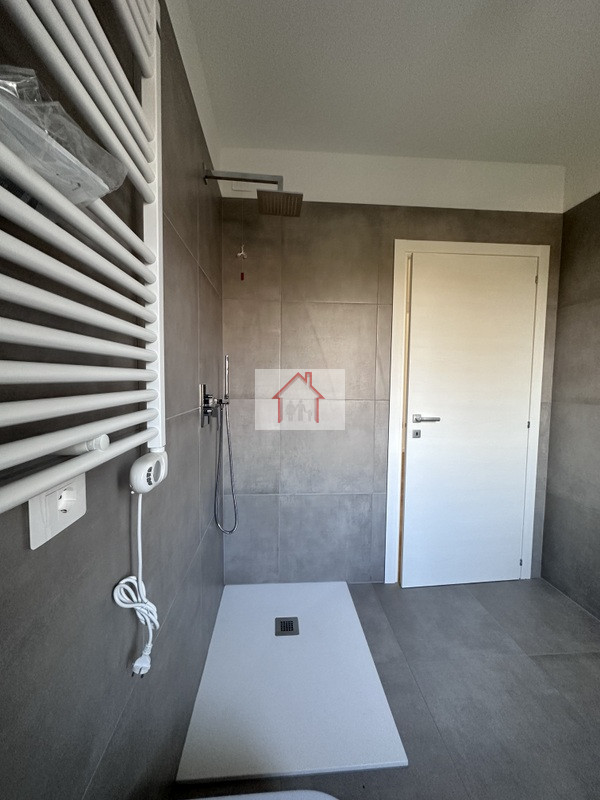 L'agenzia Immobiliare Luxor è entusiasta di presentare in vendita ultima unità abitativa di nuova...