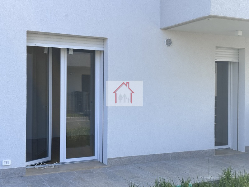 L'agenzia Immobiliare Luxor è entusiasta di presentare in vendita ultima unità abitativa di nuova...